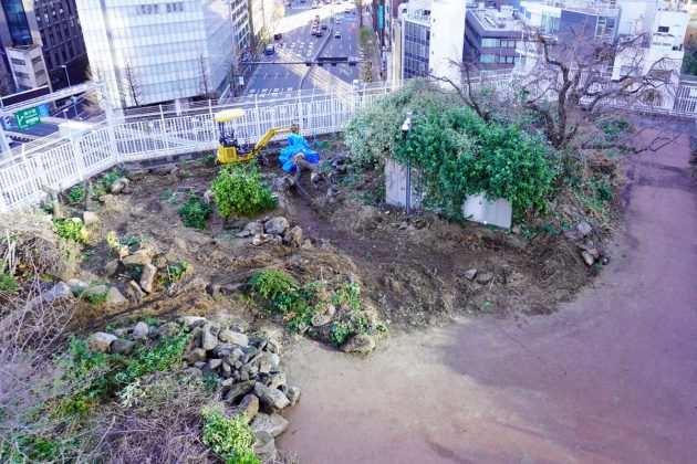 移植工事中の屋上庭園 (2024年1月24日)